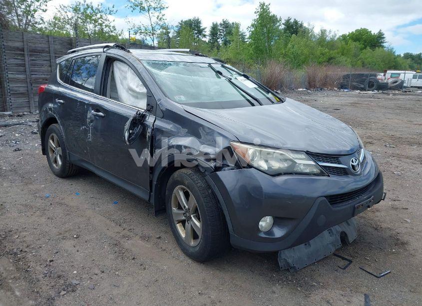 2015 Toyota Rav4 XLE (VIN JTMRFREV9FD108990) main photo