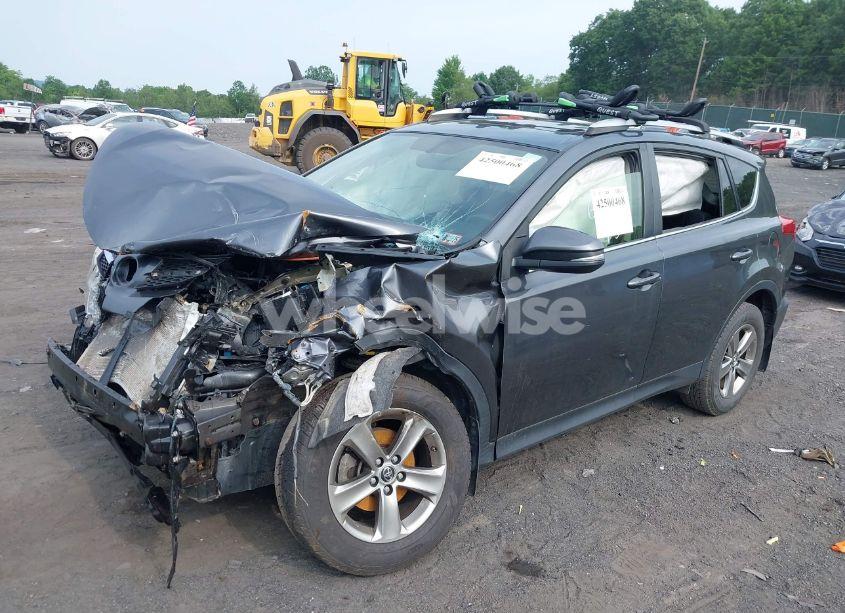 Photo 2 of 2015 Toyota Rav4 XLE (VIN JTMRFREV9FD146574)