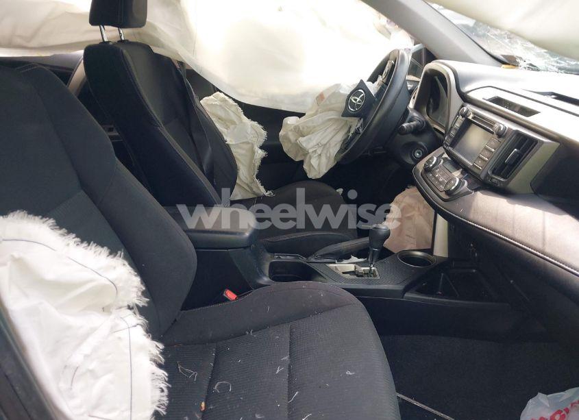 Photo 5 of 2015 Toyota Rav4 XLE (VIN JTMRFREV9FD146574)