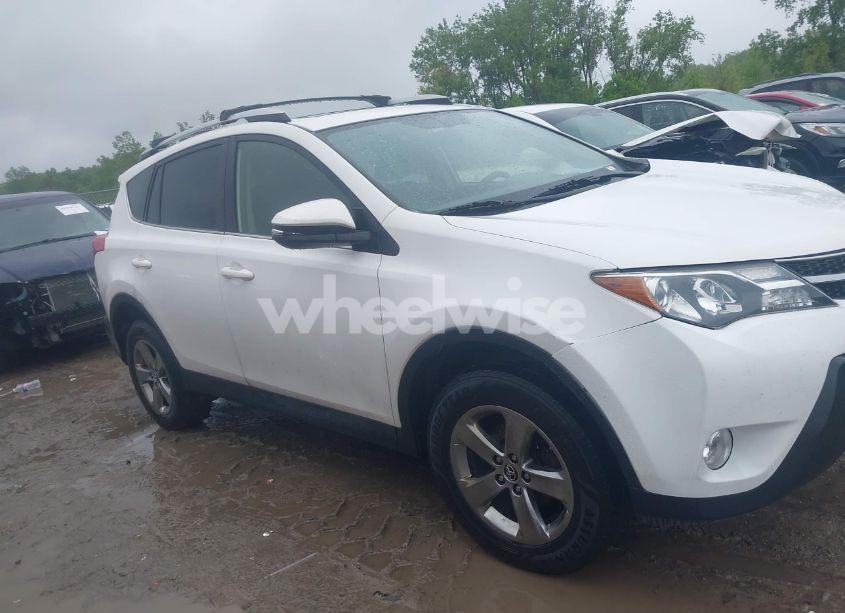 Photo 14 of 2015 Toyota Rav4 XLE (VIN JTMRFREV9FD173998)