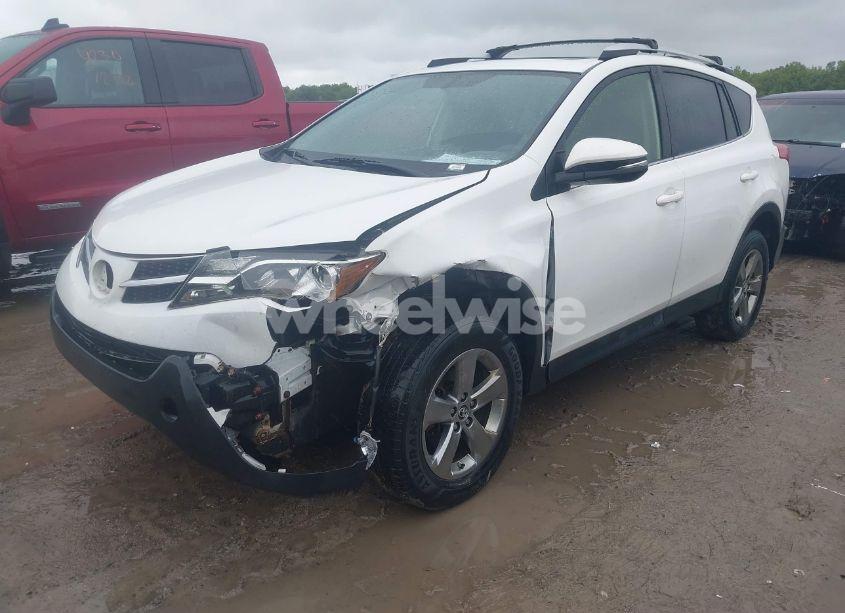 Photo 2 of 2015 Toyota Rav4 XLE (VIN JTMRFREV9FD173998)