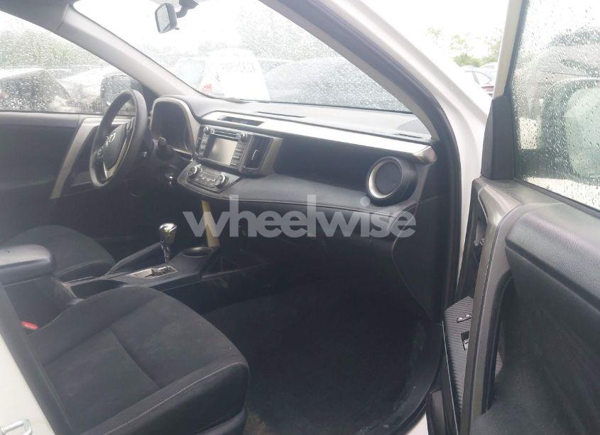 Photo 5 of 2015 Toyota Rav4 XLE (VIN JTMRFREV9FD173998)