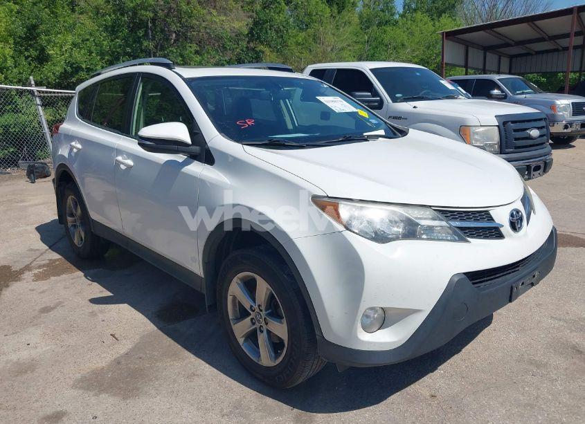2015 Toyota Rav4 XLE (VIN JTMRFREV9FJ014304) main photo