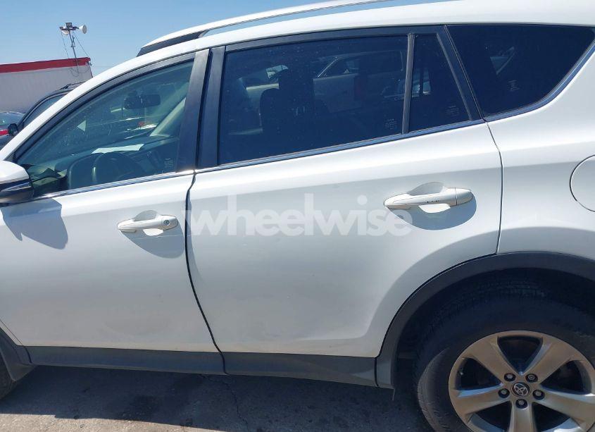 Photo 14 of 2015 Toyota Rav4 XLE (VIN JTMRFREV9FJ014304)