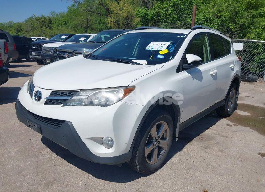 Photo 2 of 2015 Toyota Rav4 XLE (VIN JTMRFREV9FJ014304)