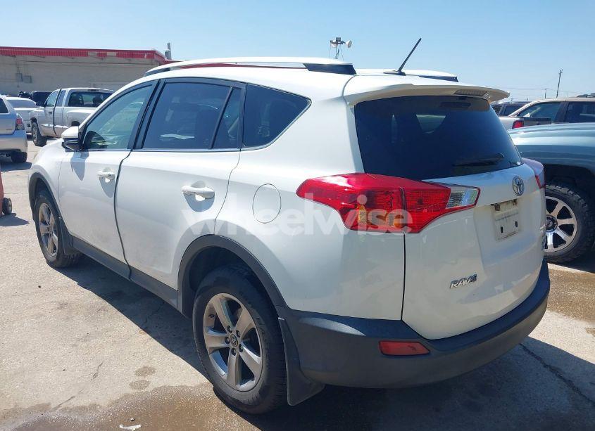 Photo 3 of 2015 Toyota Rav4 XLE (VIN JTMRFREV9FJ014304)