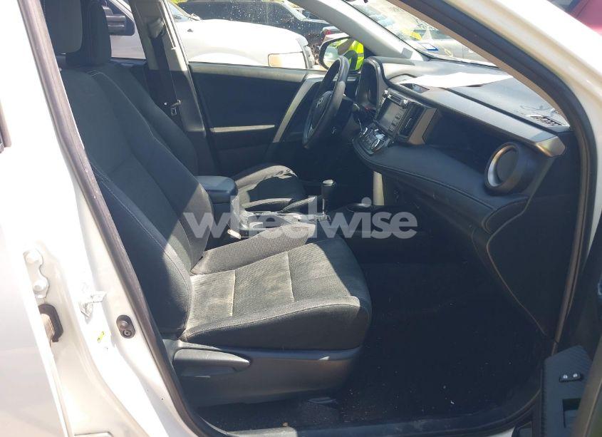 Photo 5 of 2015 Toyota Rav4 XLE (VIN JTMRFREV9FJ014304)