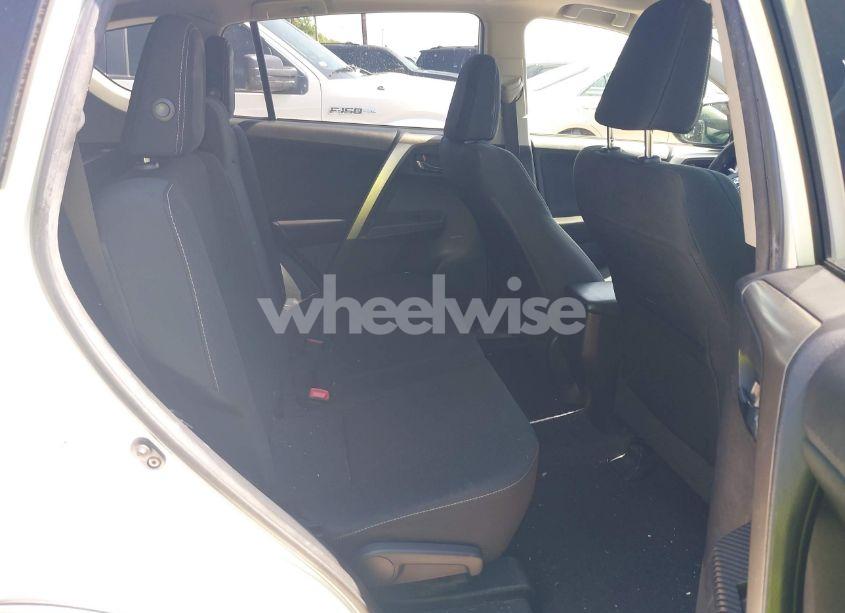 Photo 8 of 2015 Toyota Rav4 XLE (VIN JTMRFREV9FJ014304)