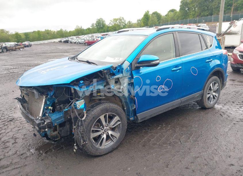 Photo 2 of 2016 Toyota Rav4 XLE (VIN JTMRFREV9GD186218)