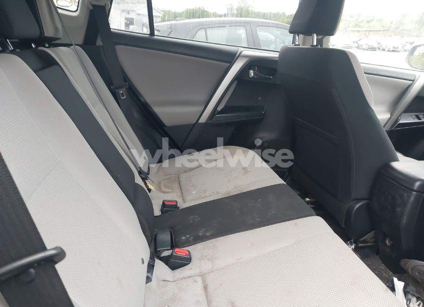 Photo 8 of 2016 Toyota Rav4 XLE (VIN JTMRFREV9GD186218)