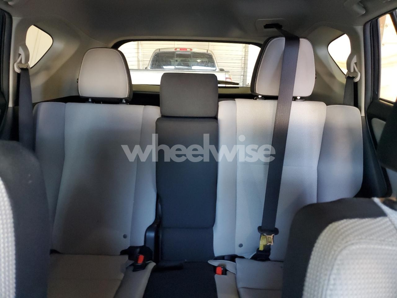 Photo 10 of 2017 TOYOTA RAV4 XLE (VIN JTMRFREV9HJ110081)