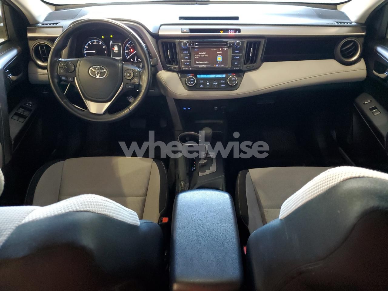 Photo 8 of 2017 TOYOTA RAV4 XLE (VIN JTMRFREV9HJ110081)