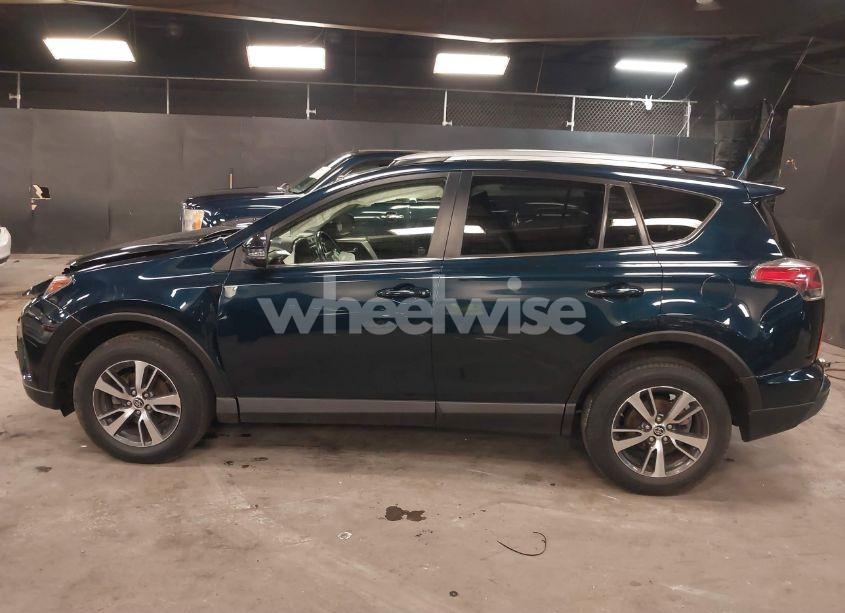 Photo 14 of 2017 Toyota Rav4 XLE (VIN JTMRFREV9HJ114972)