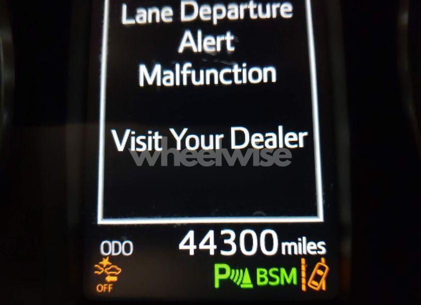 Photo 15 of 2017 Toyota Rav4 XLE (VIN JTMRFREV9HJ114972)