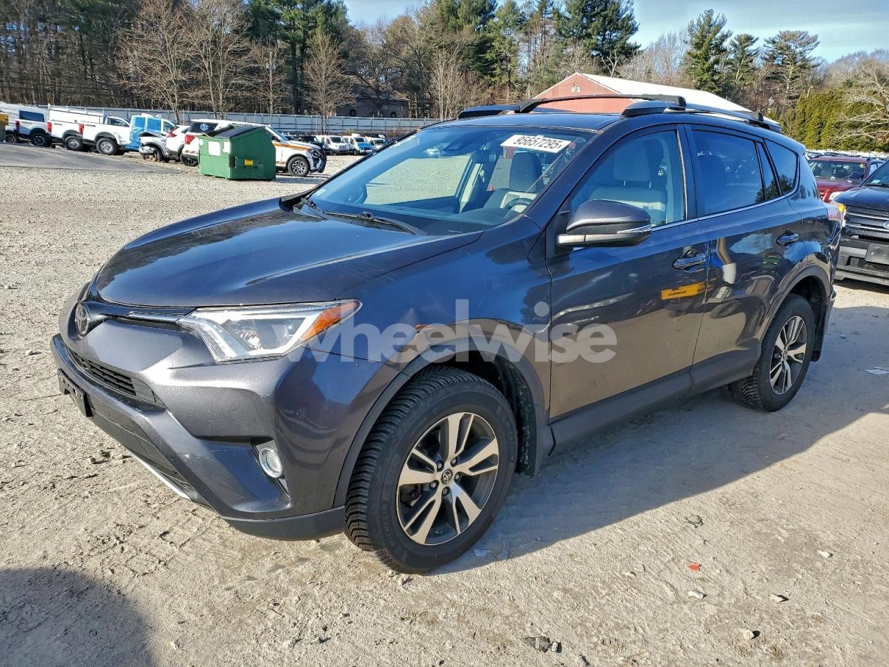 2017 TOYOTA RAV4 XLE (VIN JTMRFREV9HJ165758) main photo