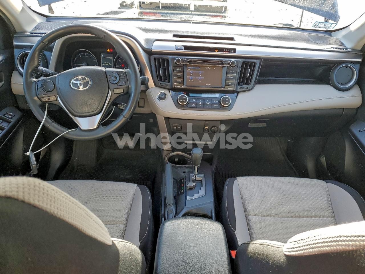 Photo 8 of 2017 TOYOTA RAV4 XLE (VIN JTMRFREV9HJ165758)