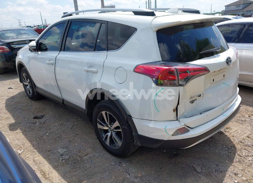 Photo 3 of 2018 Toyota Rav4 XLE (VIN JTMRFREV9JD253813)