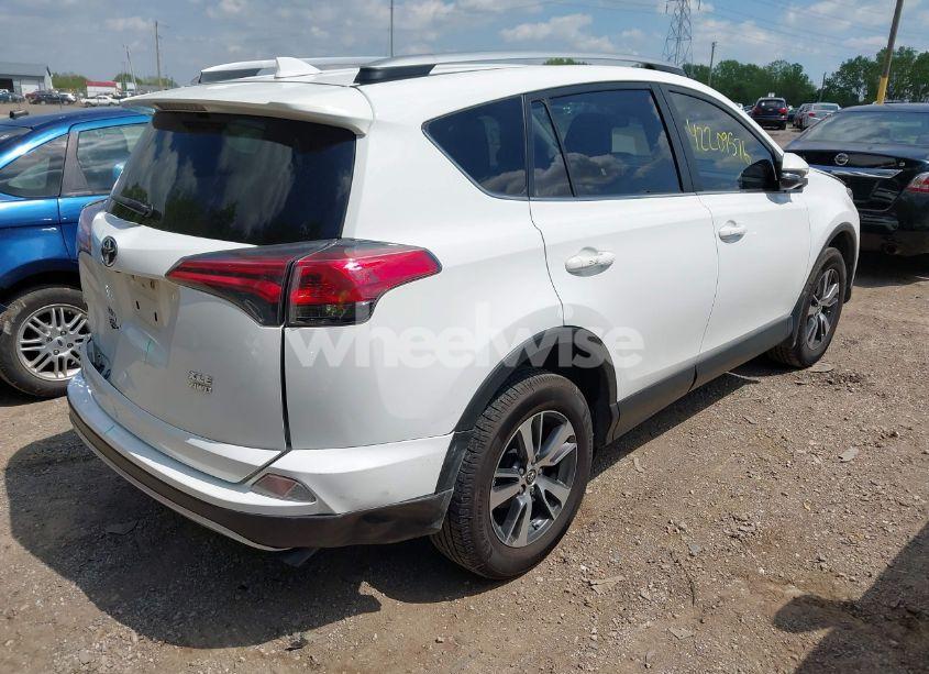 Photo 4 of 2018 Toyota Rav4 XLE (VIN JTMRFREV9JD253813)