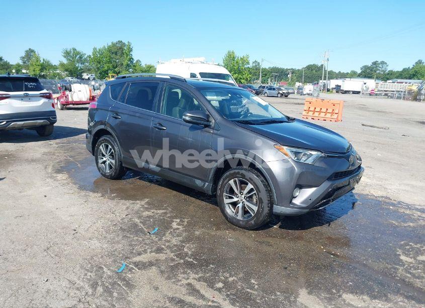 2018 Toyota Rav4 XLE (VIN JTMRFREV9JJ178922) main photo