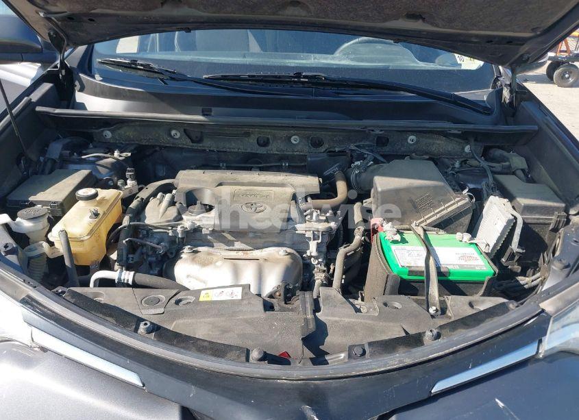 Photo 10 of 2018 Toyota Rav4 XLE (VIN JTMRFREV9JJ178922)