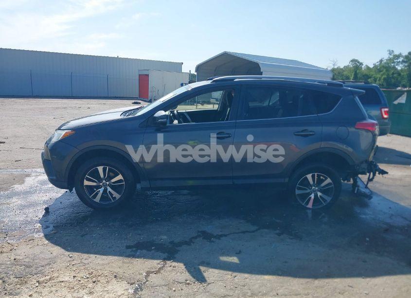 Photo 14 of 2018 Toyota Rav4 XLE (VIN JTMRFREV9JJ178922)