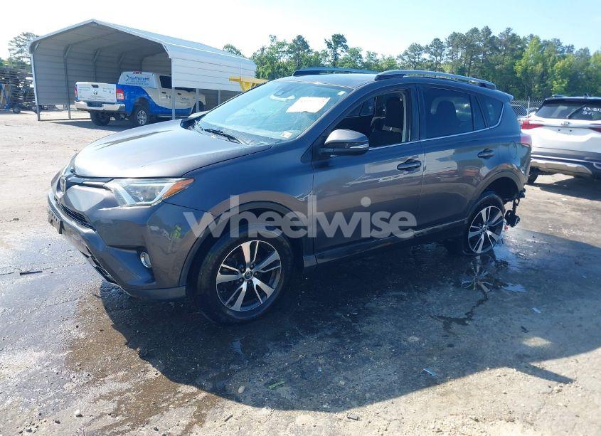 Photo 2 of 2018 Toyota Rav4 XLE (VIN JTMRFREV9JJ178922)