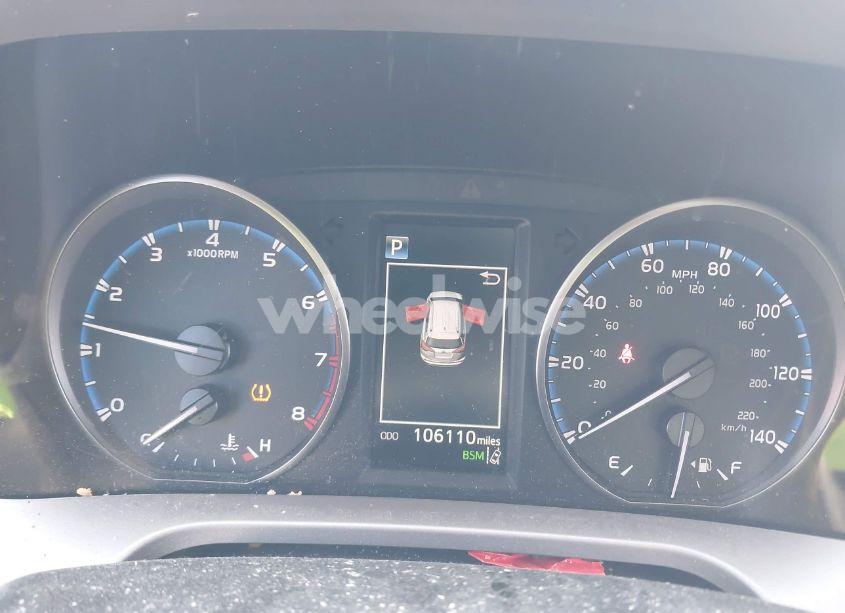 Photo 7 of 2018 Toyota Rav4 XLE (VIN JTMRFREV9JJ178922)