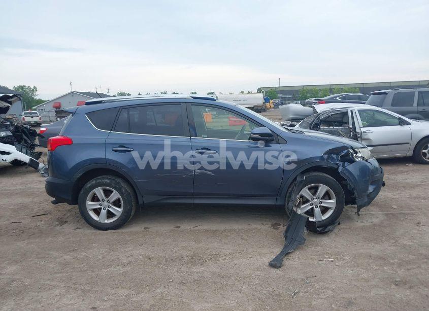 Photo 13 of 2013 Toyota Rav4 XLE (VIN JTMRFREVXDD028062)