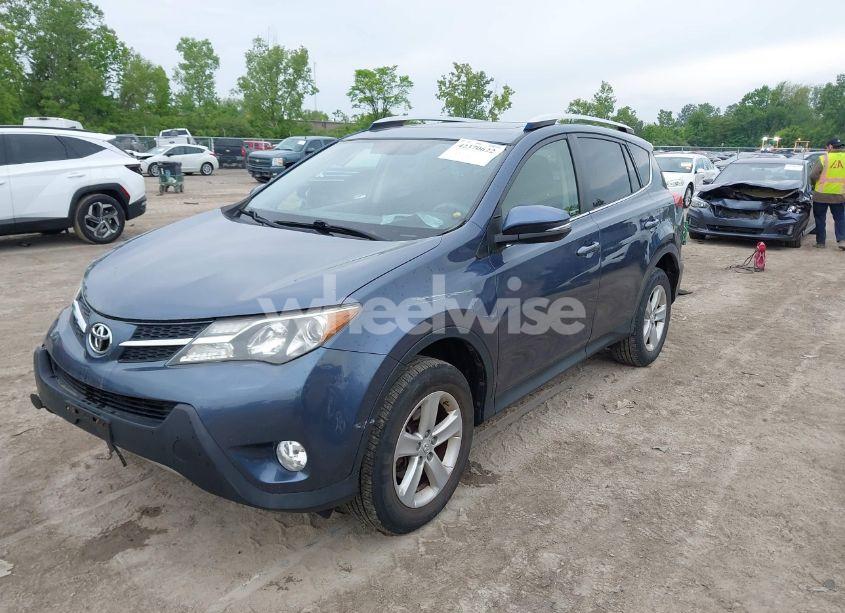 Photo 2 of 2013 Toyota Rav4 XLE (VIN JTMRFREVXDD028062)