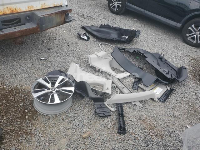 Photo 4 of 2017 TOYOTA RAV4 XLE (VIN JTMRFREVXHJ149245)