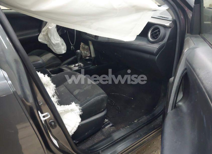 Photo 5 of 2017 Toyota Rav4 HYBRID XLE (VIN JTMRJREV0HD150918)