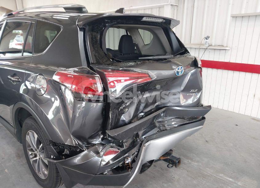 Photo 6 of 2018 Toyota Rav4 HYBRID XLE (VIN JTMRJREV0JD252256)