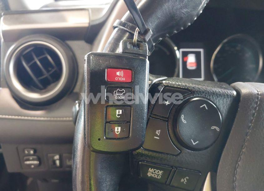 Photo 11 of 2017 Toyota Rav4 HYBRID XLE (VIN JTMRJREV2HD149320)