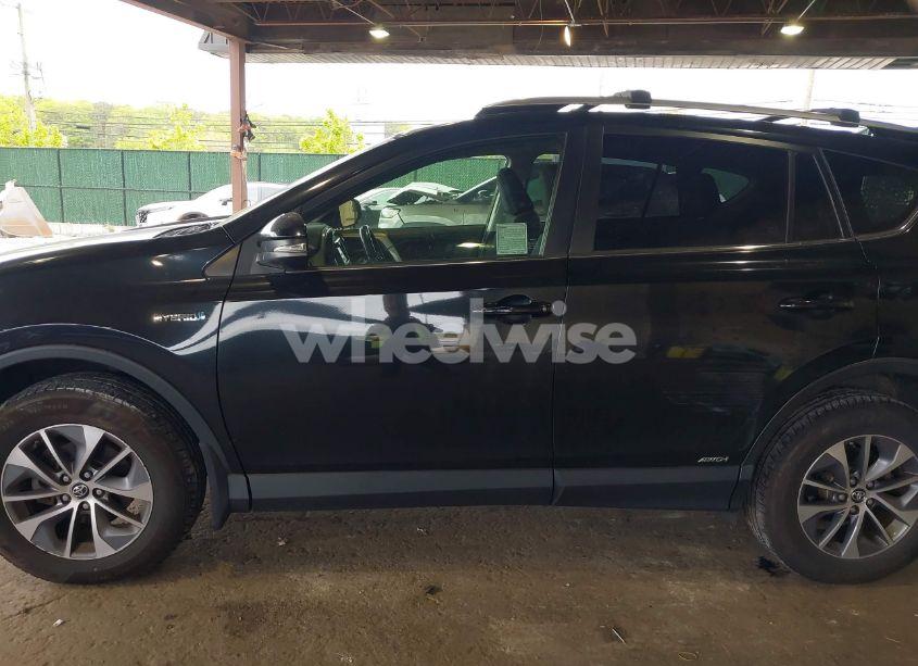 Photo 14 of 2017 Toyota Rav4 HYBRID XLE (VIN JTMRJREV2HD149320)