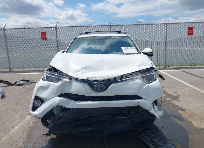 Photo 13 of 2017 Toyota Rav4 HYBRID XLE (VIN JTMRJREV3HD083733)