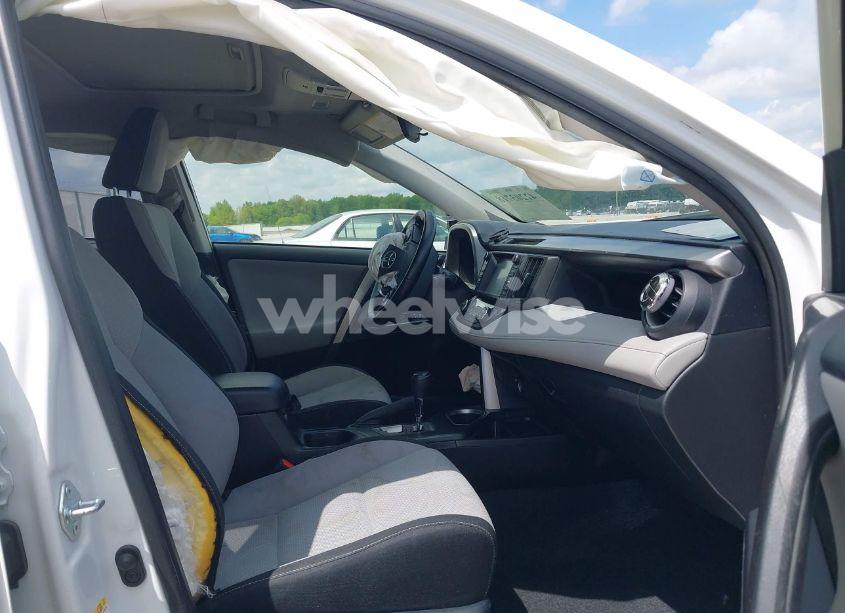 Photo 5 of 2017 Toyota Rav4 HYBRID XLE (VIN JTMRJREV3HD083733)