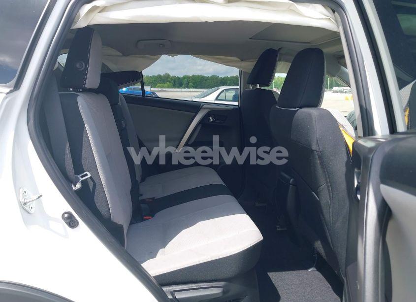 Photo 8 of 2017 Toyota Rav4 HYBRID XLE (VIN JTMRJREV3HD083733)