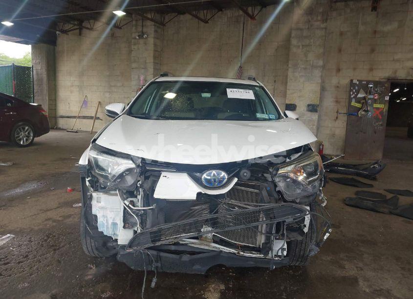 Photo 13 of 2017 Toyota Rav4 HYBRID XLE (VIN JTMRJREV4HD064186)