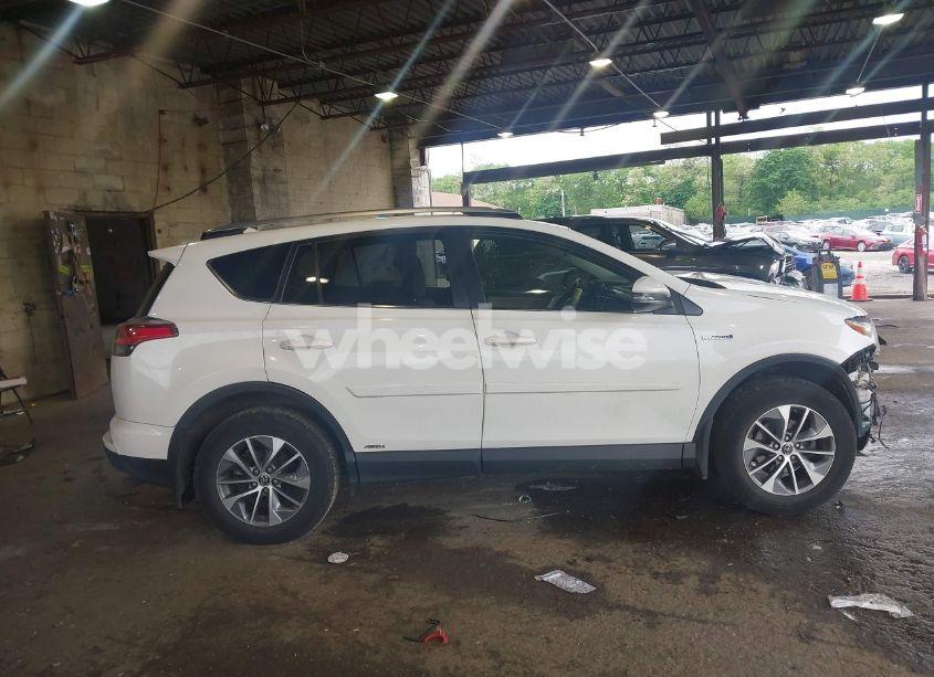 Photo 14 of 2017 Toyota Rav4 HYBRID XLE (VIN JTMRJREV4HD064186)