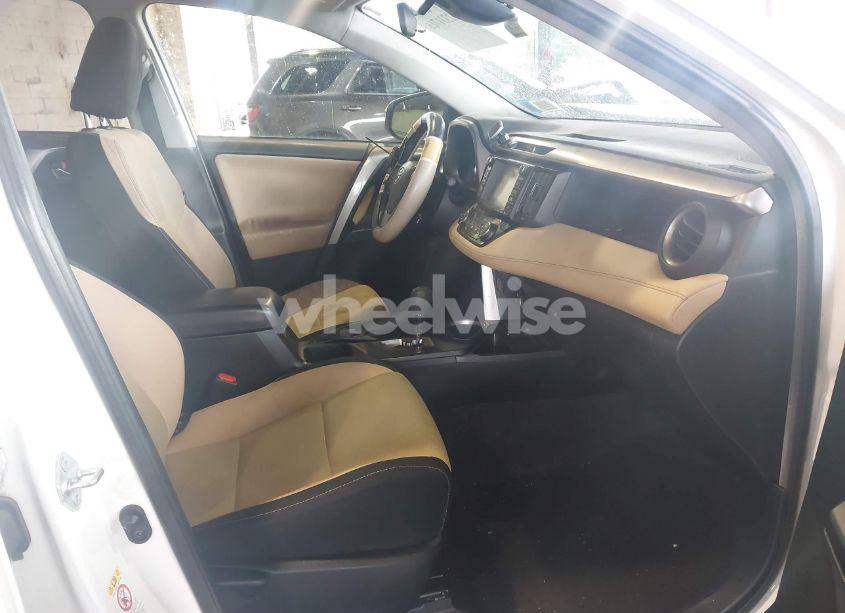 Photo 5 of 2017 Toyota Rav4 HYBRID XLE (VIN JTMRJREV4HD064186)