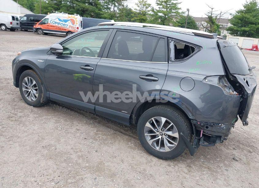 Photo 3 of 2016 Toyota Rav4 HYBRID XLE (VIN JTMRJREV5GD022849)