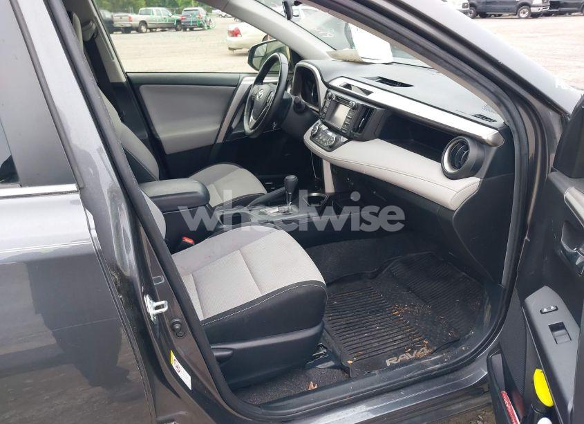 Photo 5 of 2016 Toyota Rav4 HYBRID XLE (VIN JTMRJREV5GD022849)