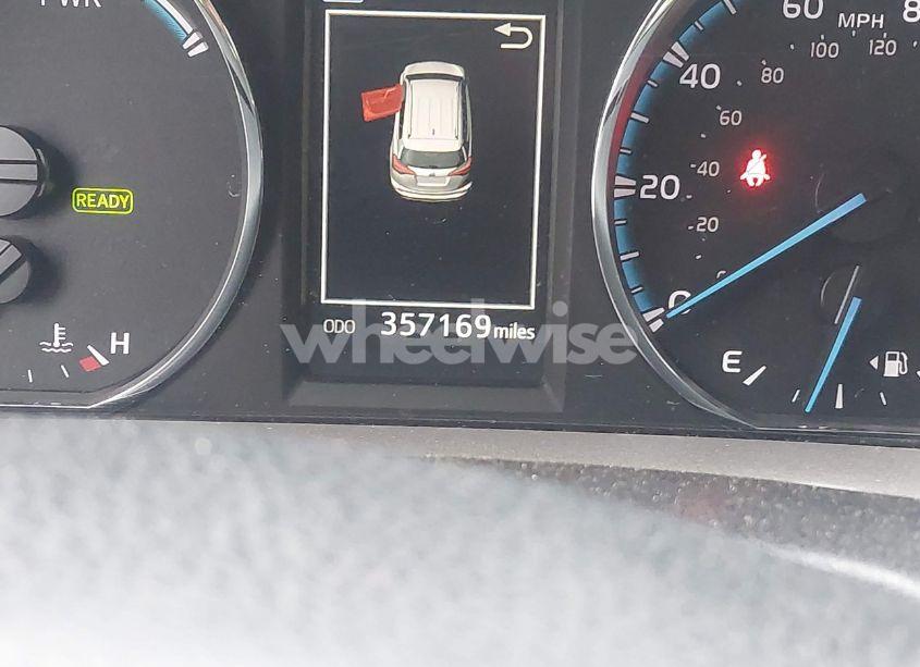 Photo 15 of 2016 Toyota Rav4 HYBRID XLE (VIN JTMRJREV5GD025993)