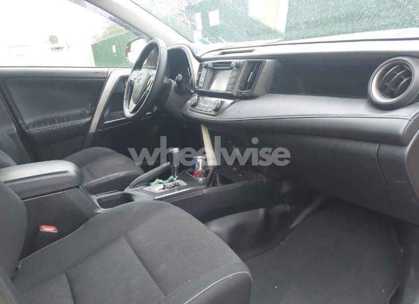 Photo 5 of 2016 Toyota Rav4 HYBRID XLE (VIN JTMRJREV5GD025993)