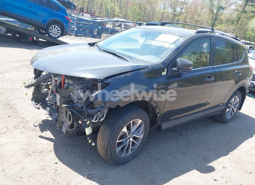 Photo 2 of 2018 Toyota Rav4 HYBRID XLE (VIN JTMRJREV5JD240328)