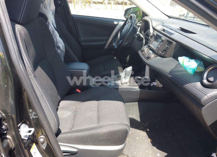 Photo 5 of 2018 Toyota Rav4 HYBRID XLE (VIN JTMRJREV5JD240328)