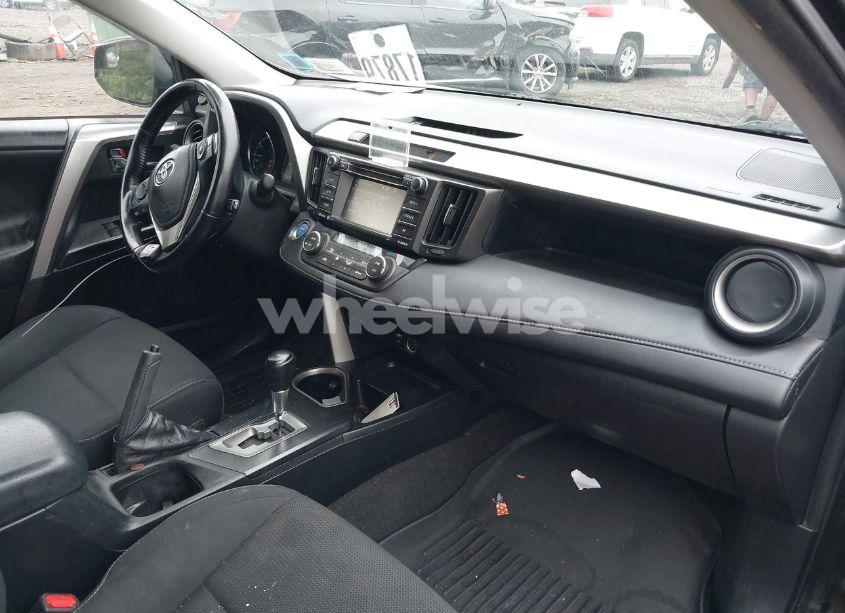 Photo 5 of 2016 Toyota Rav4 HYBRID XLE (VIN JTMRJREV7GD024165)