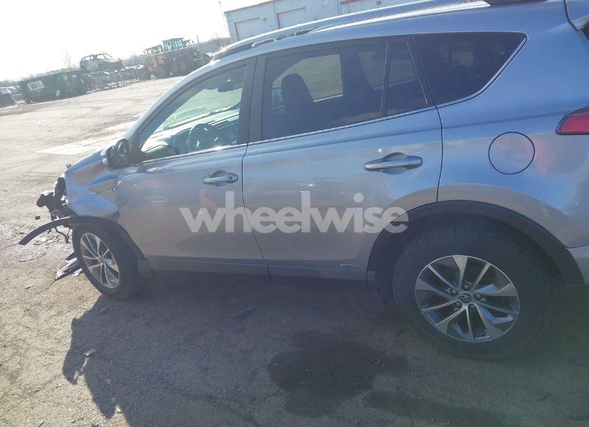 Photo 14 of 2017 Toyota Rav4 HYBRID XLE (VIN JTMRJREV7HD149037)