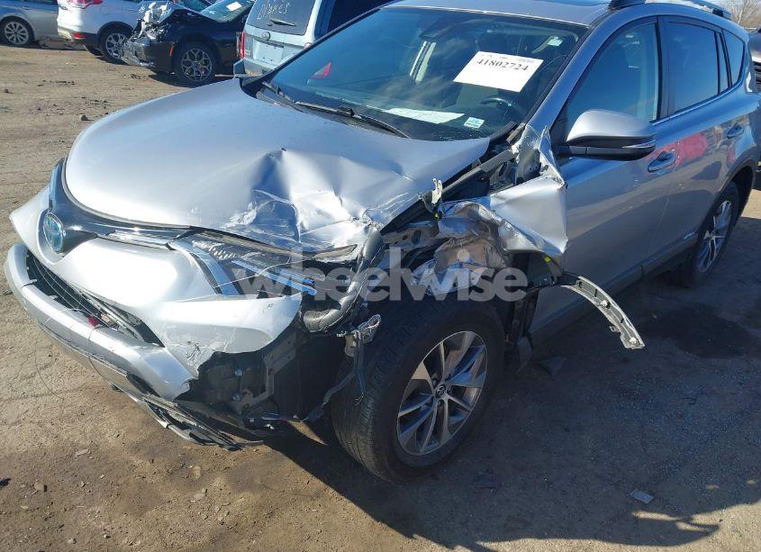 Photo 6 of 2017 Toyota Rav4 HYBRID XLE (VIN JTMRJREV7HD149037)