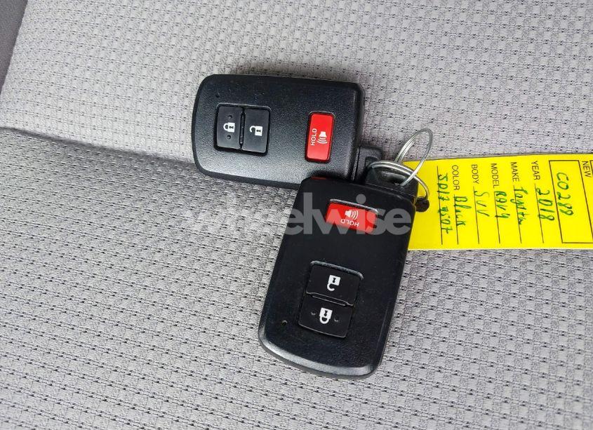 Photo 11 of 2018 Toyota Rav4 HYBRID XLE (VIN JTMRJREV7JD177507)